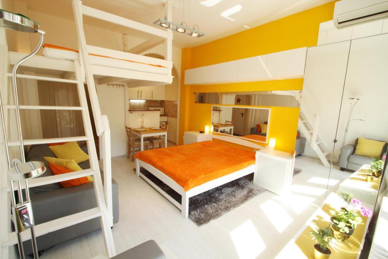 Sunny Studio With Balcony In Party District Budapeşte Dış mekan fotoğraf