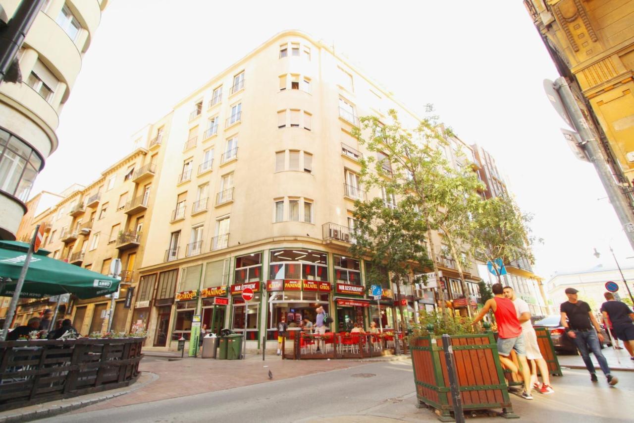 Sunny Studio With Balcony In Party District Budapeşte Dış mekan fotoğraf