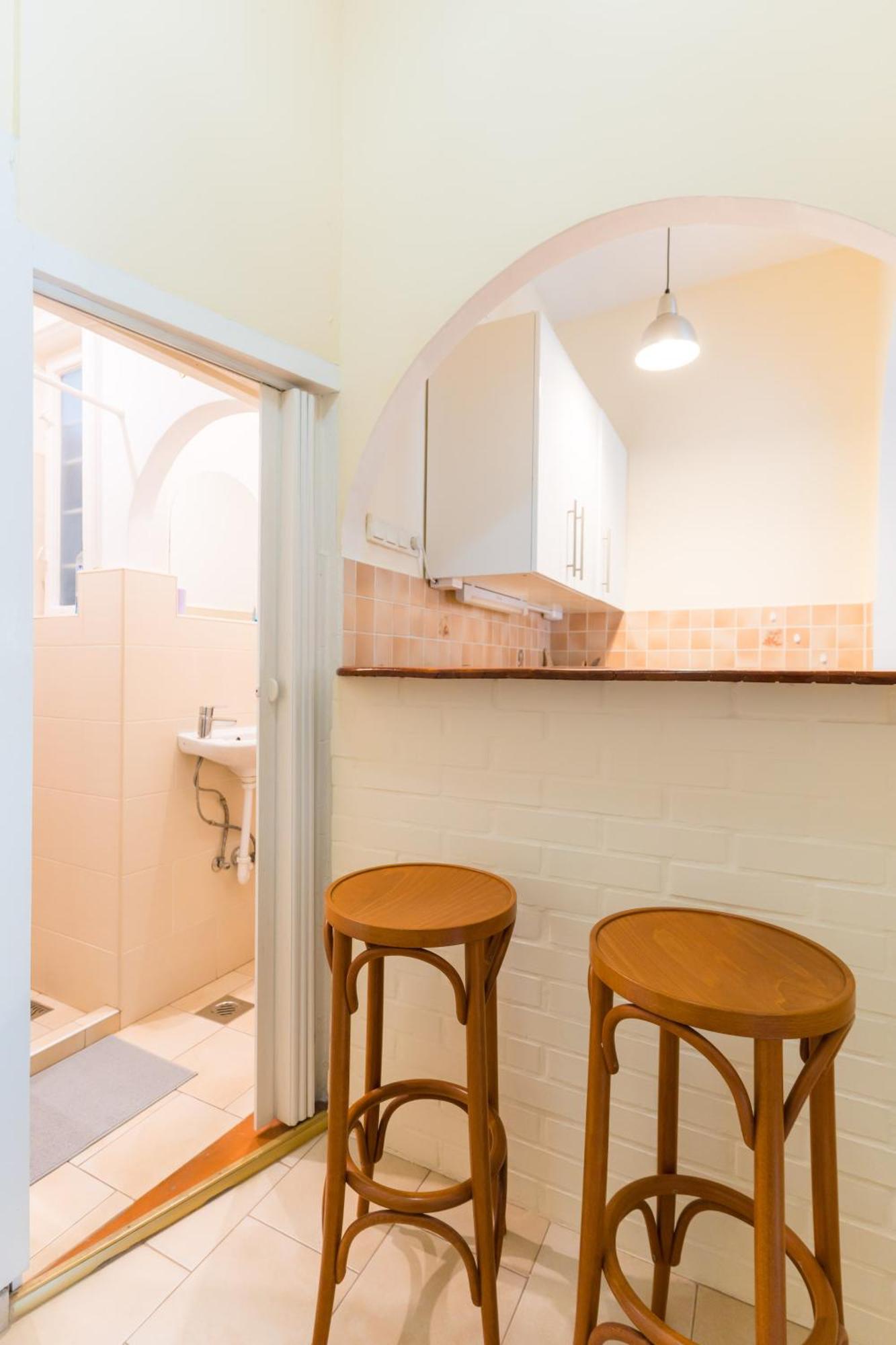 Sunny Studio With Balcony In Party District Budapeşte Dış mekan fotoğraf