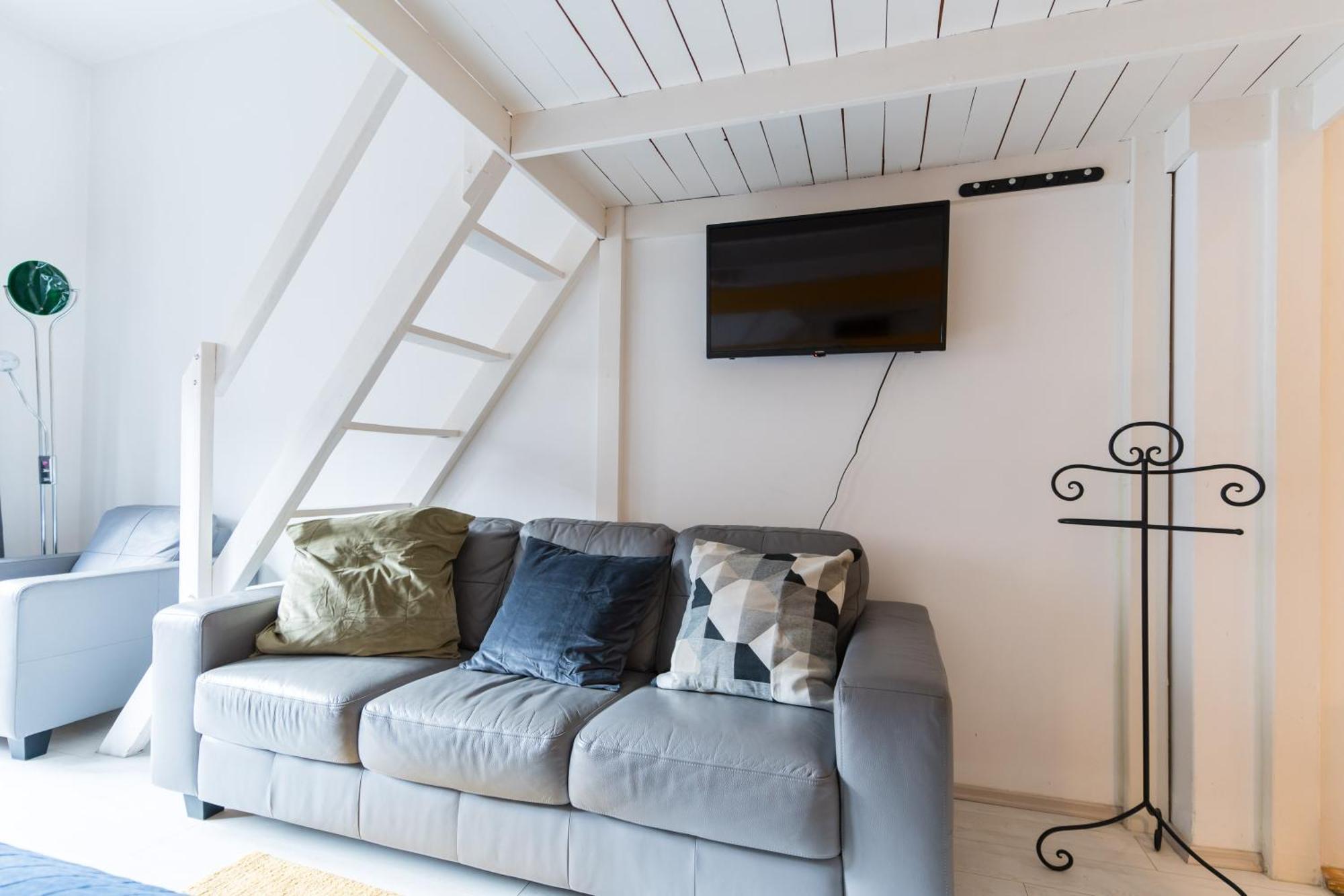Sunny Studio With Balcony In Party District Budapeşte Dış mekan fotoğraf