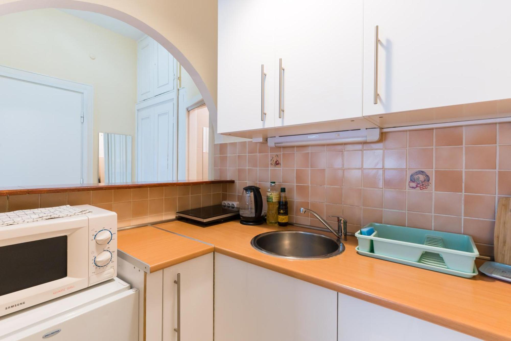 Sunny Studio With Balcony In Party District Budapeşte Dış mekan fotoğraf