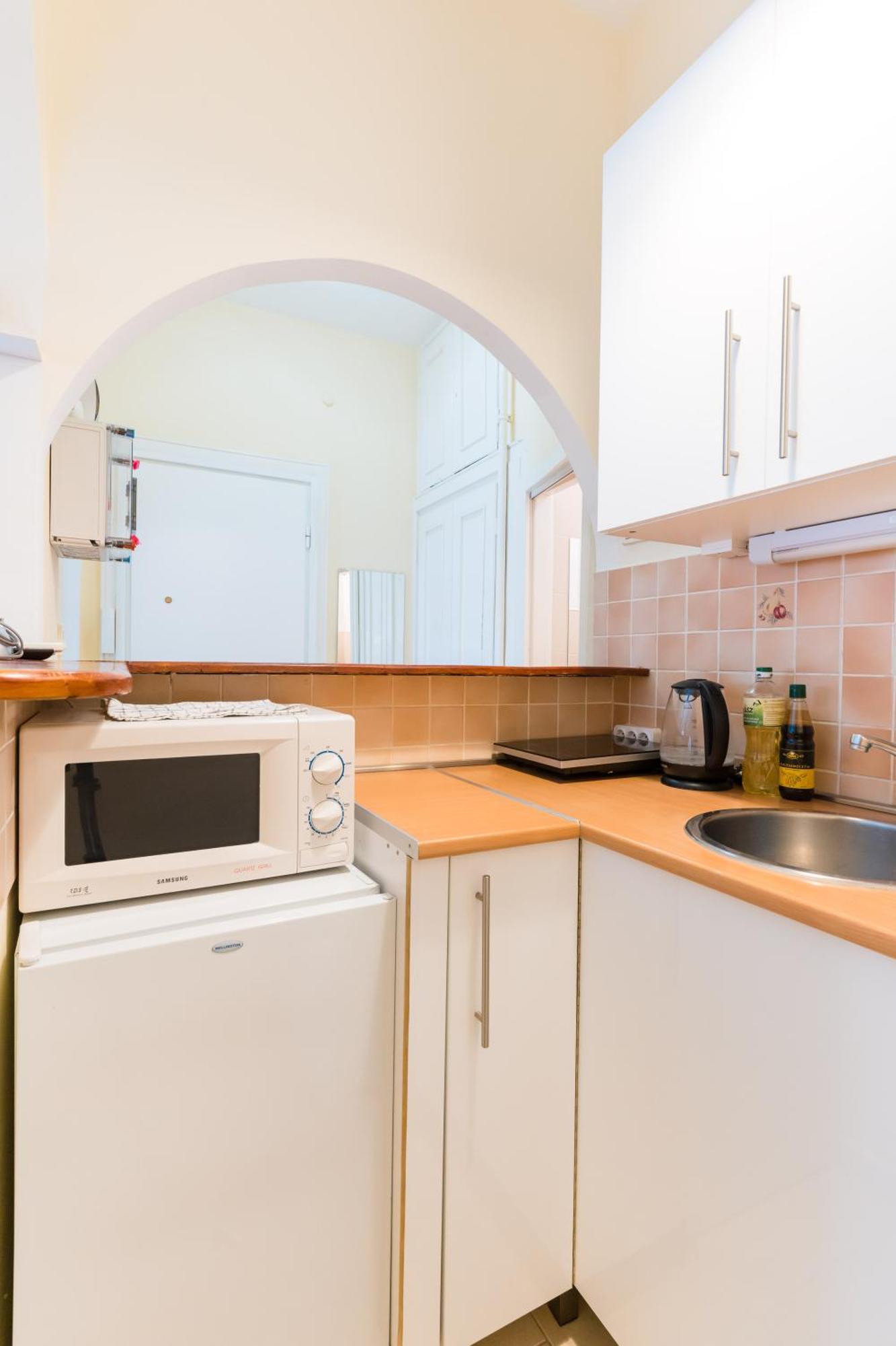 Sunny Studio With Balcony In Party District Budapeşte Dış mekan fotoğraf